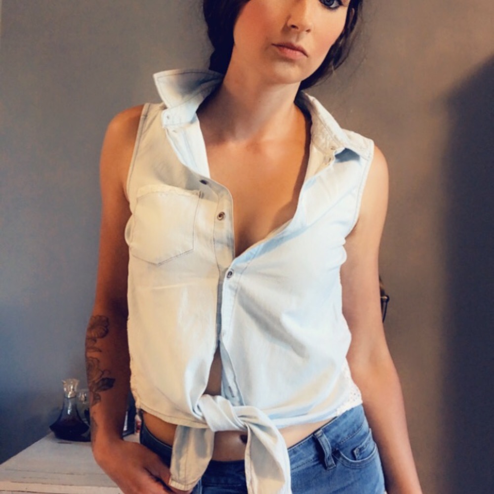 Jessica Simpson crop top